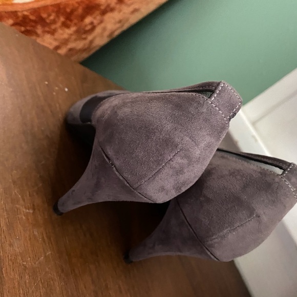 Call it Spring gray pumps - Picture 4 of 5